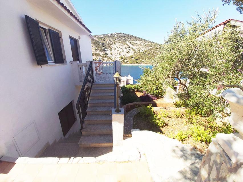 Apartments Carmen Vinišće 외부 사진