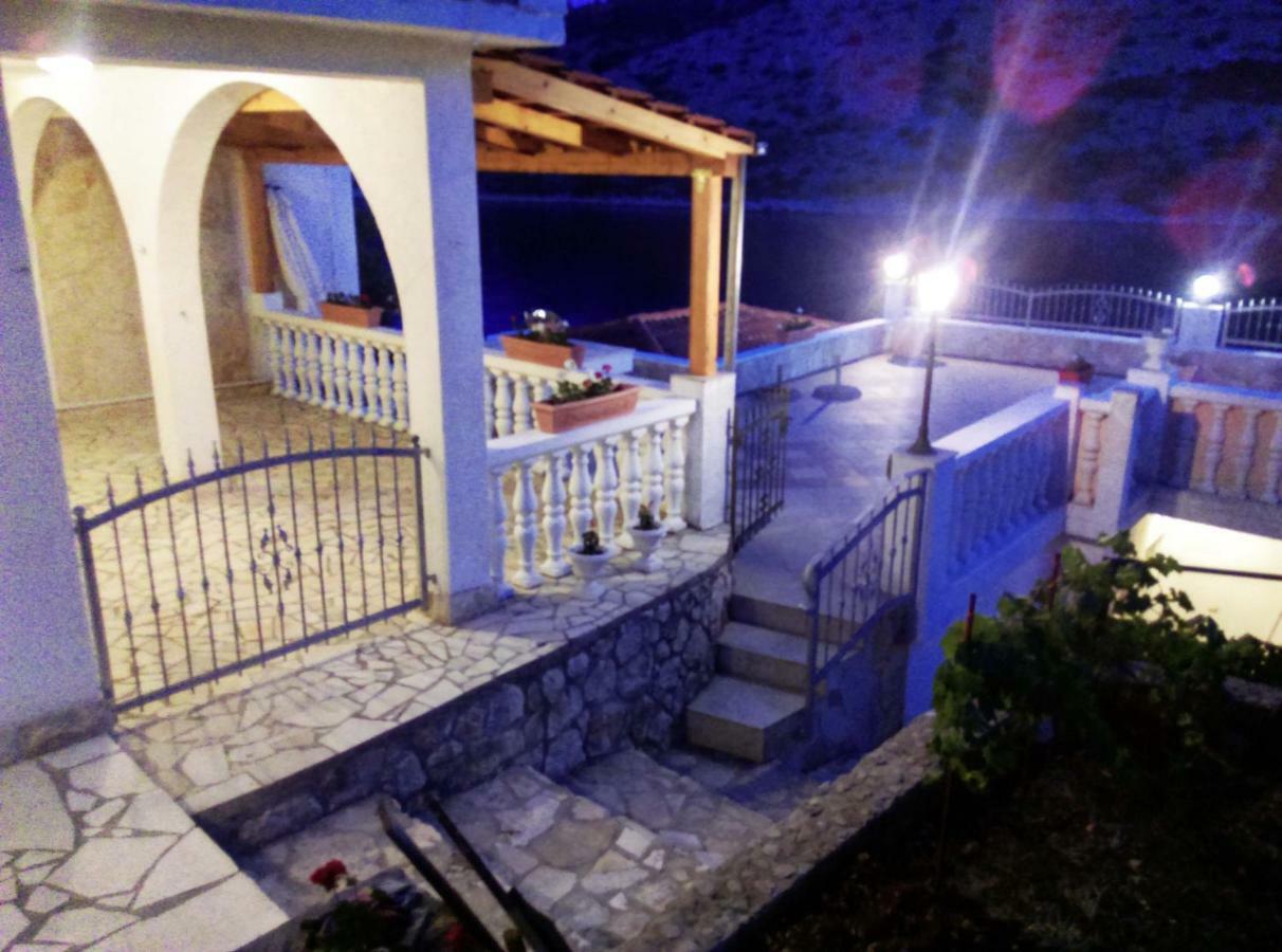 Apartments Carmen Vinišće 외부 사진