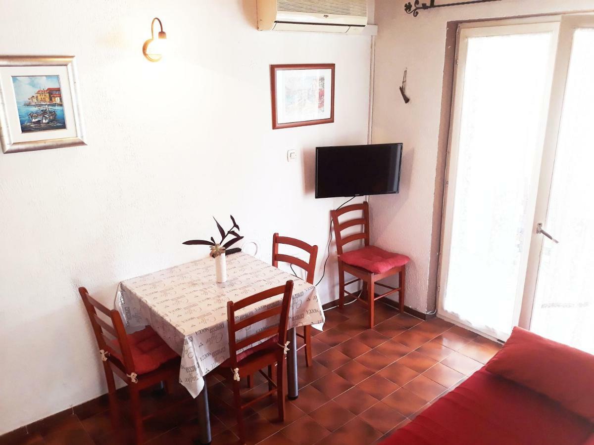 Apartments Carmen Vinišće 외부 사진