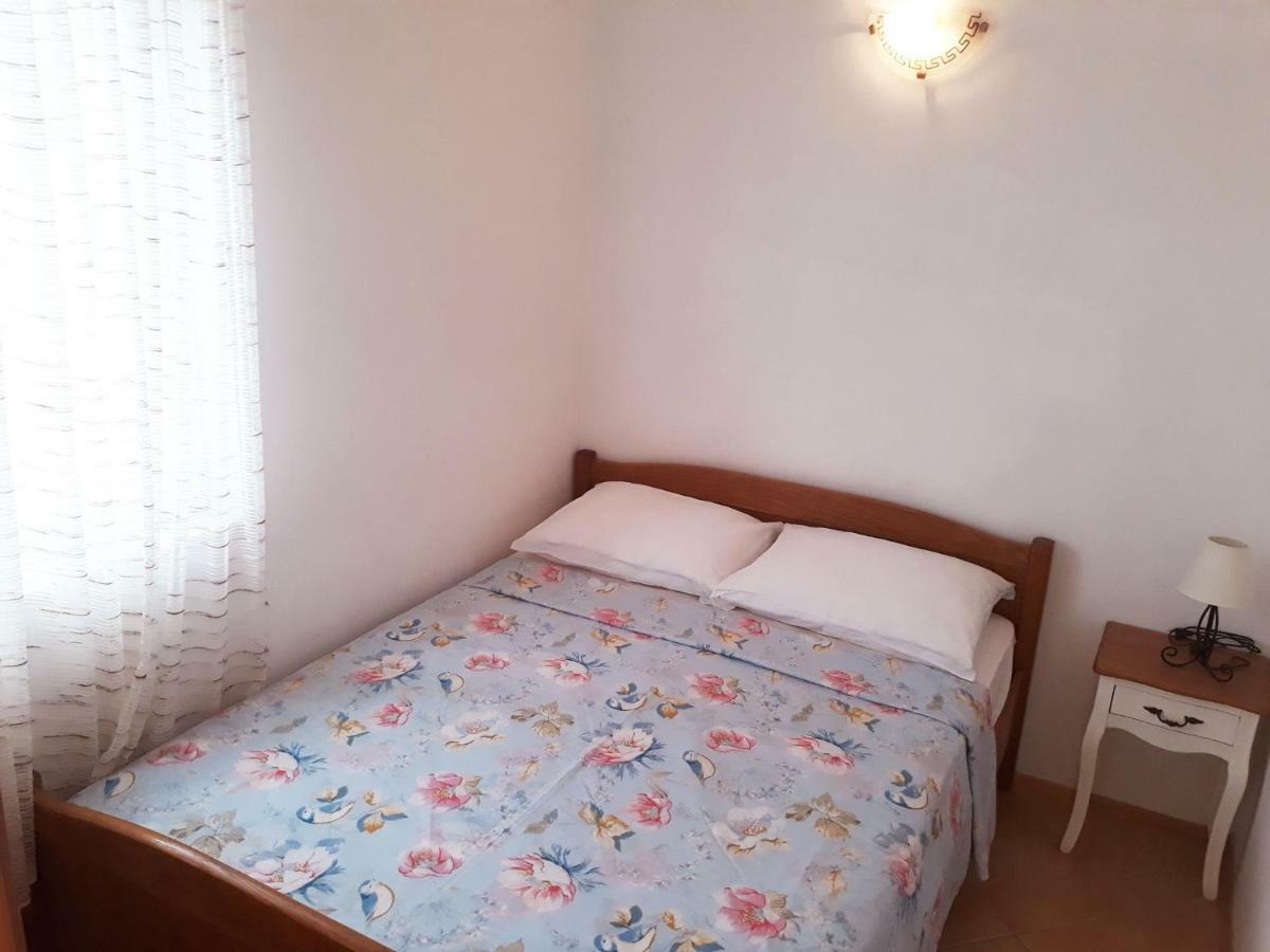 Apartments Carmen Vinišće 외부 사진